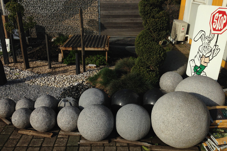 Boule en GRANIT | Plateforme compostage et produits pour jardins