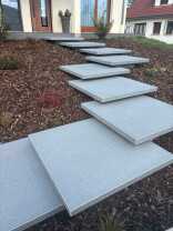 Pas_granit_fonce_suspendue_escalier_sprinar compotech.jpg